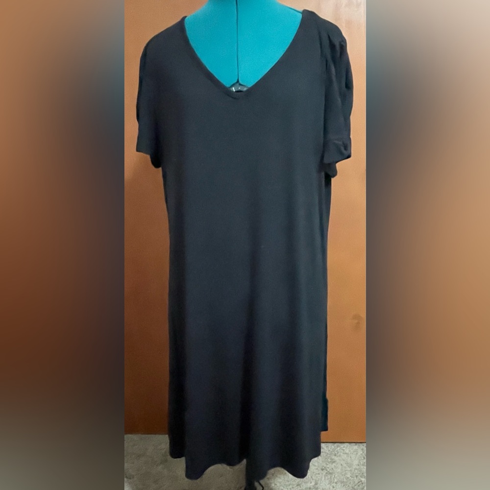 24/7 Maurice’s black twist sleeve T-shirt dress